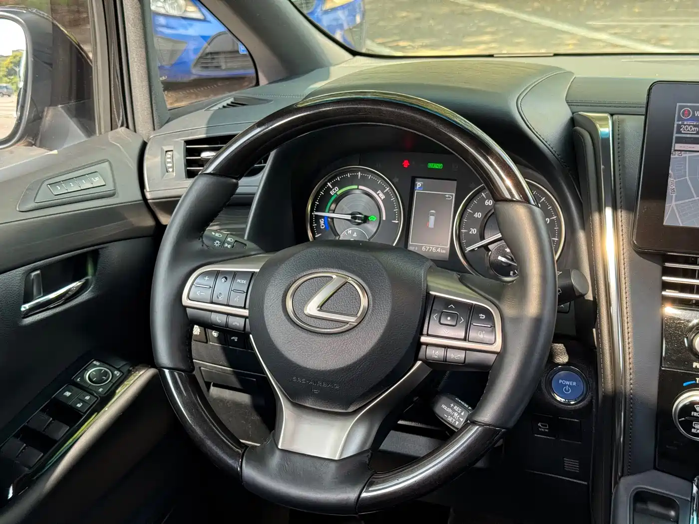 Фото 22 - Lexus LM