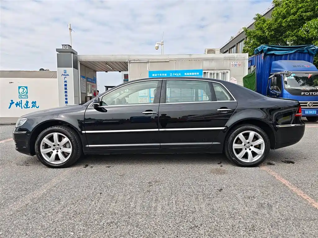 VOLKSWAGEN PHAETON
