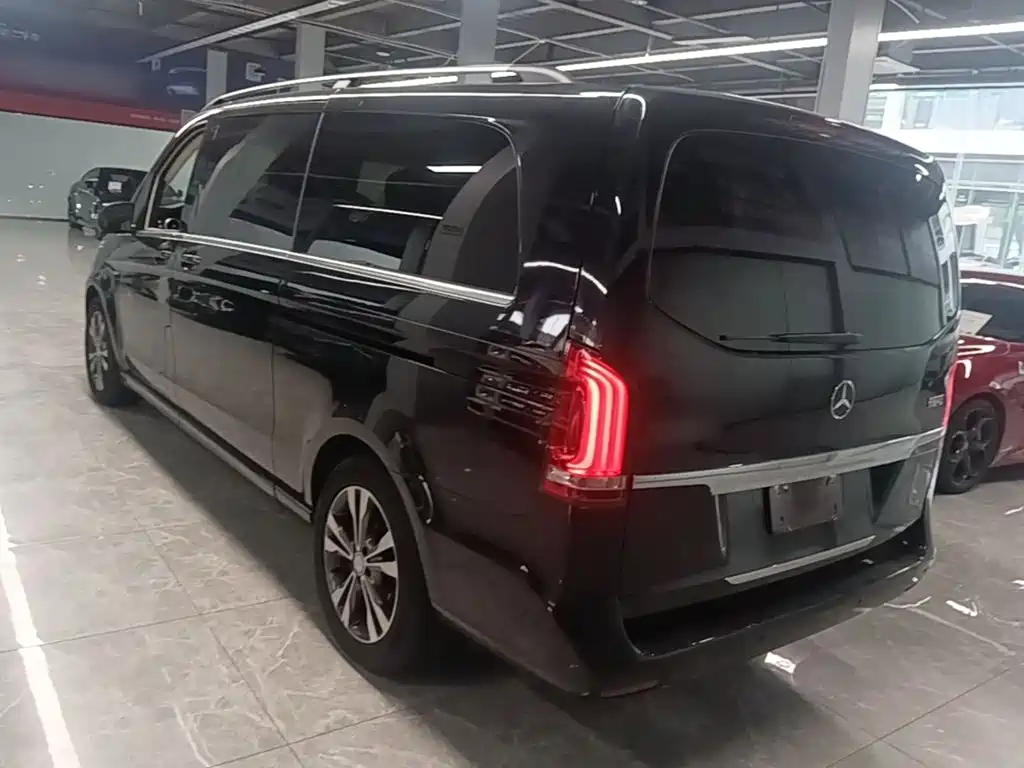 Mercedes-Benz V-Class 2017 2017 Model V 260 L Premium Extended Edition