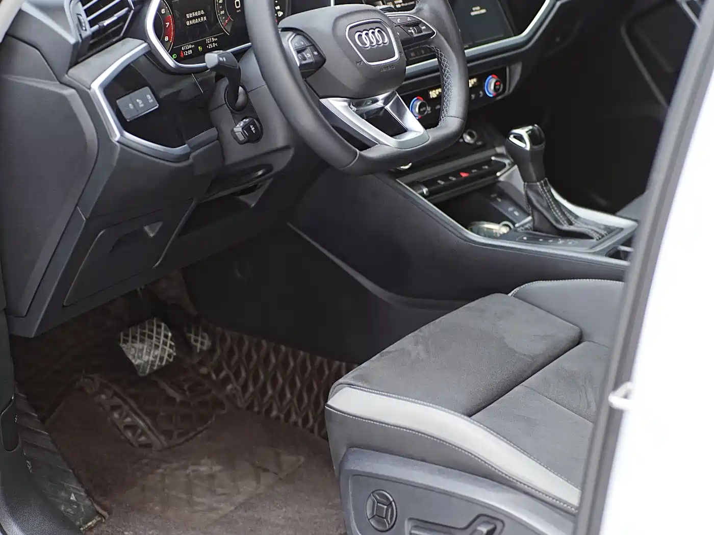 Audi Q3 2022 35 TFSI Fashion Dynamic фото 7
