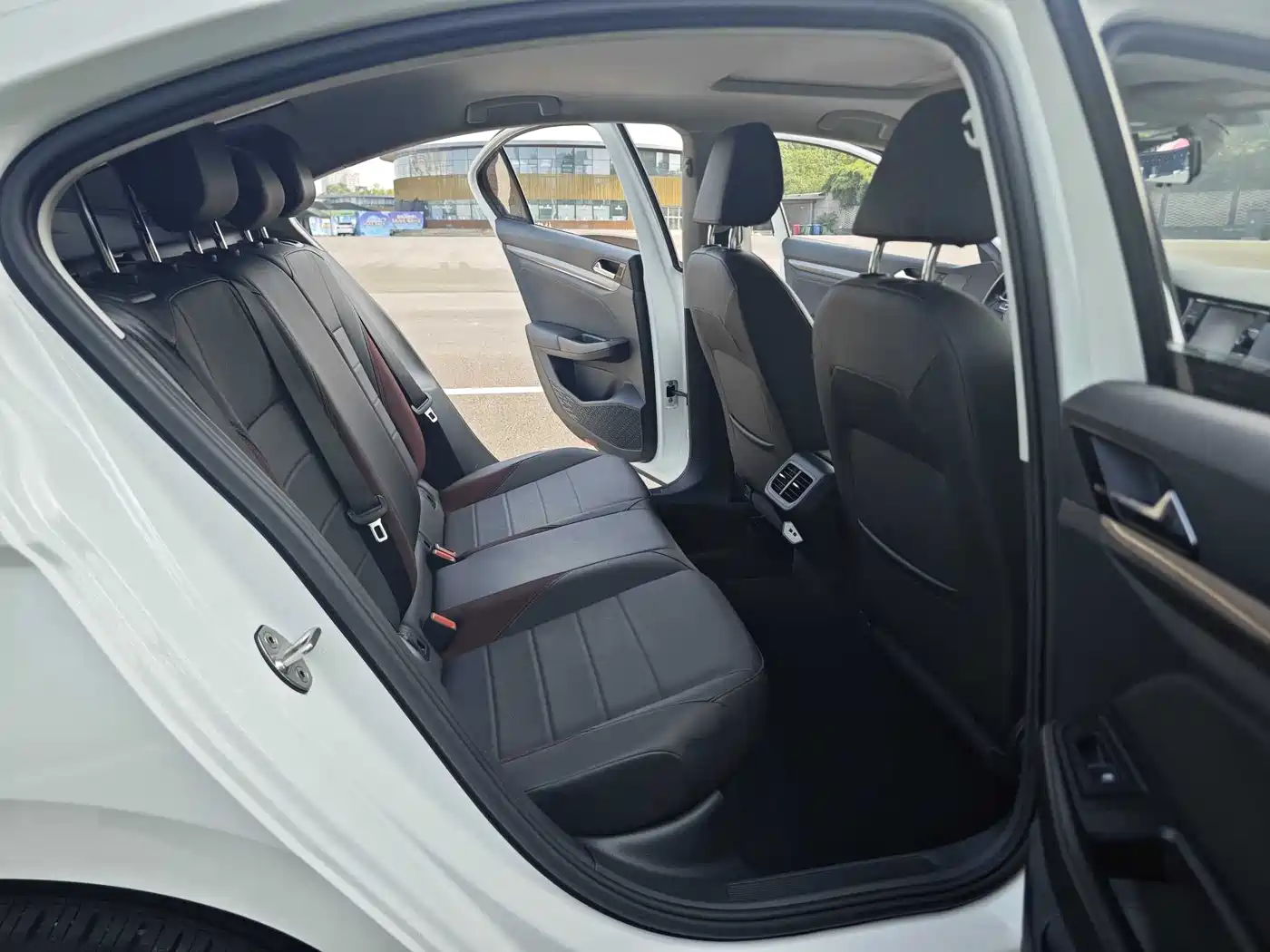 Volkswagen Bora 2018 1.5L Automatic Comfort фото 18