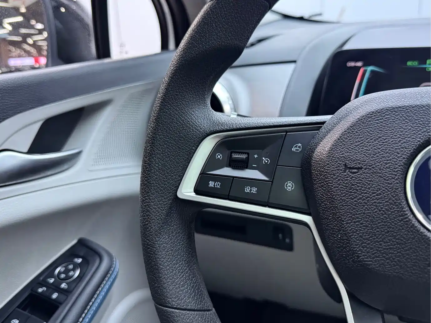 BYD Yuan Pro 2023 401KM Premium фото 17