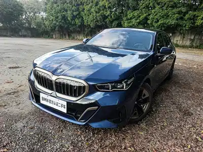 BMW i5
