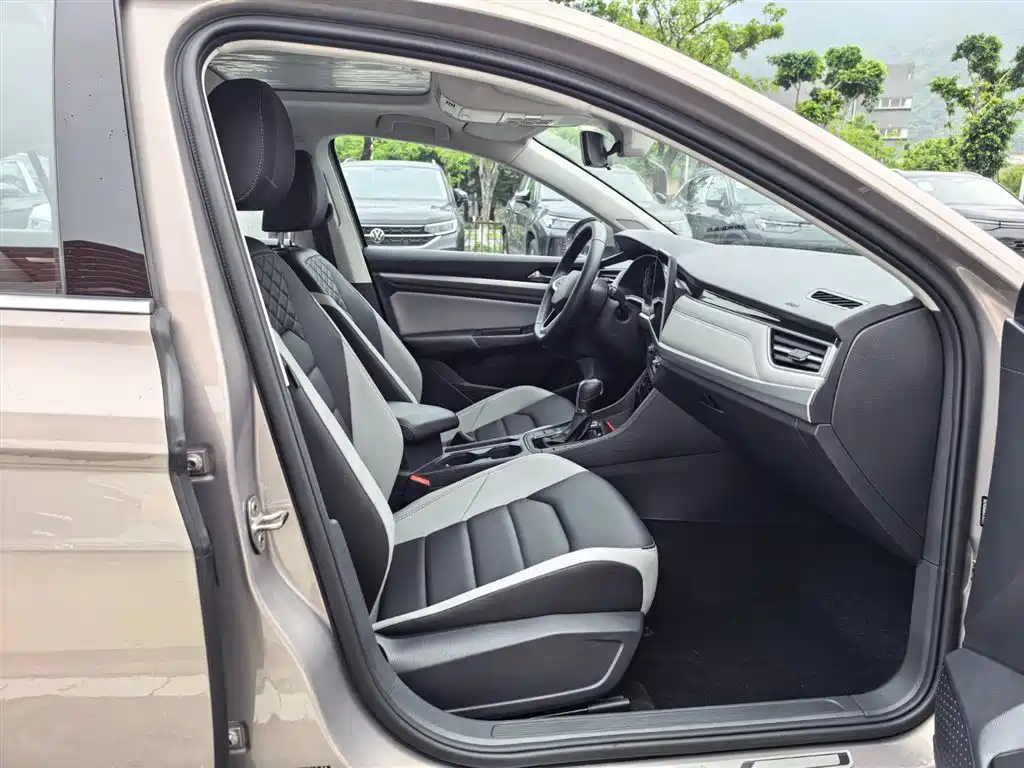 Volkswagen Bora 2024 300TSI DSG Premium Ride Edition фото 6