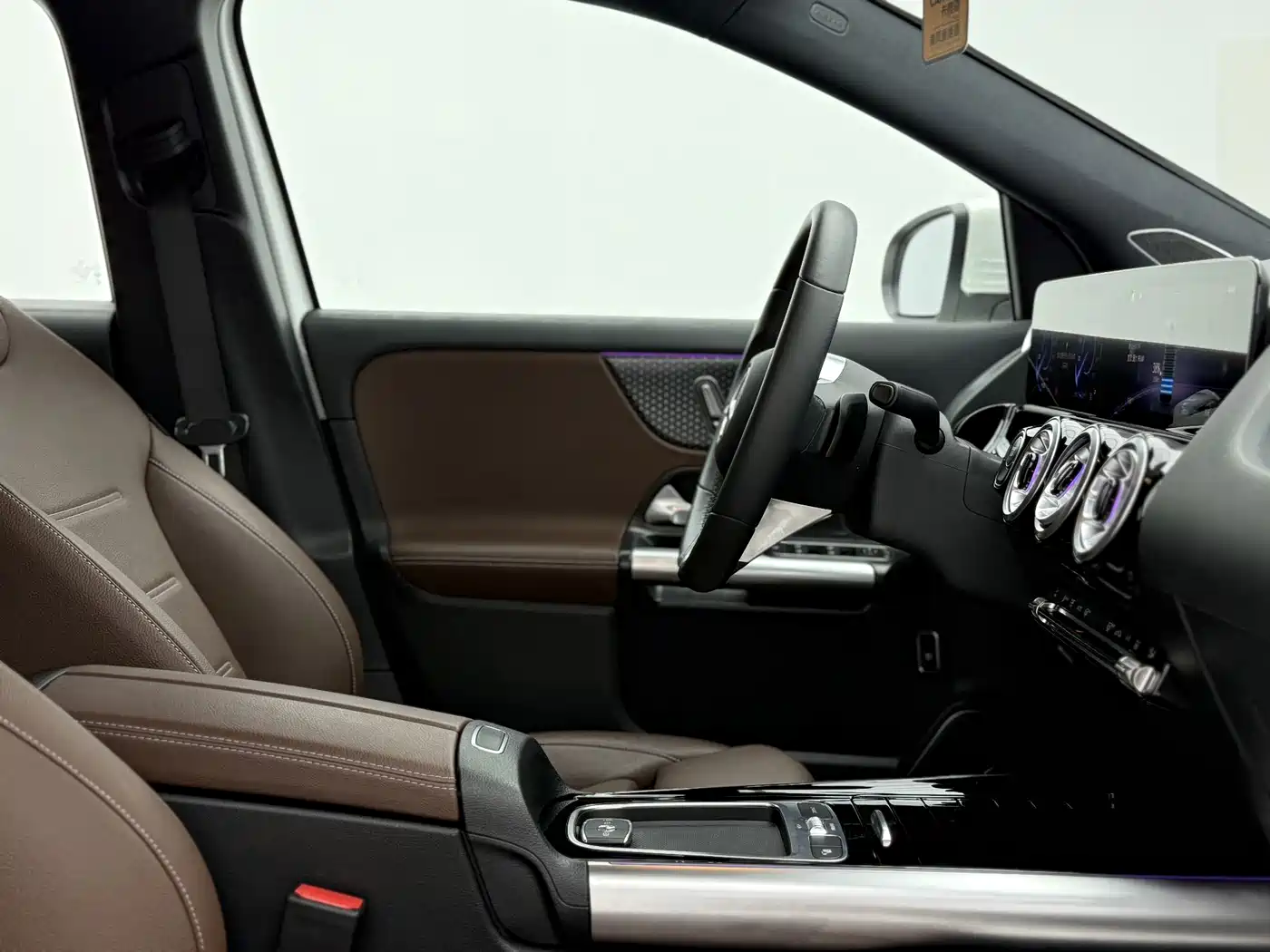 Photo 22 - Mercedes-Benz EQA