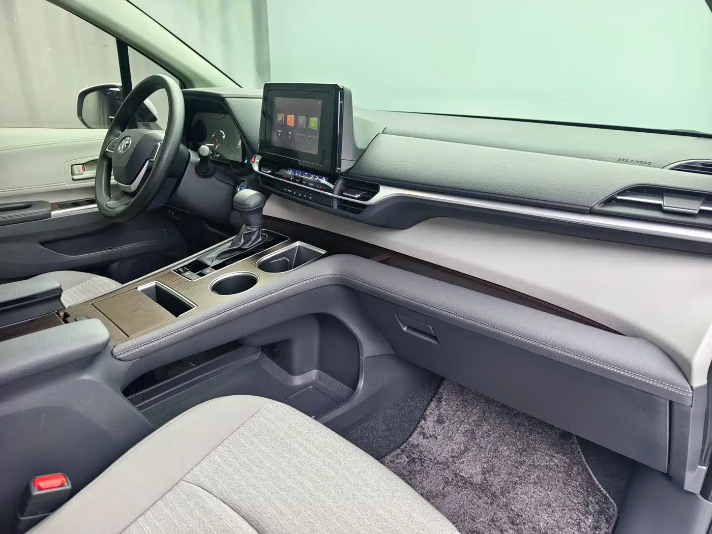 Toyota Sienna 2023 2.5L Hybrid Comfort Edition фото 15