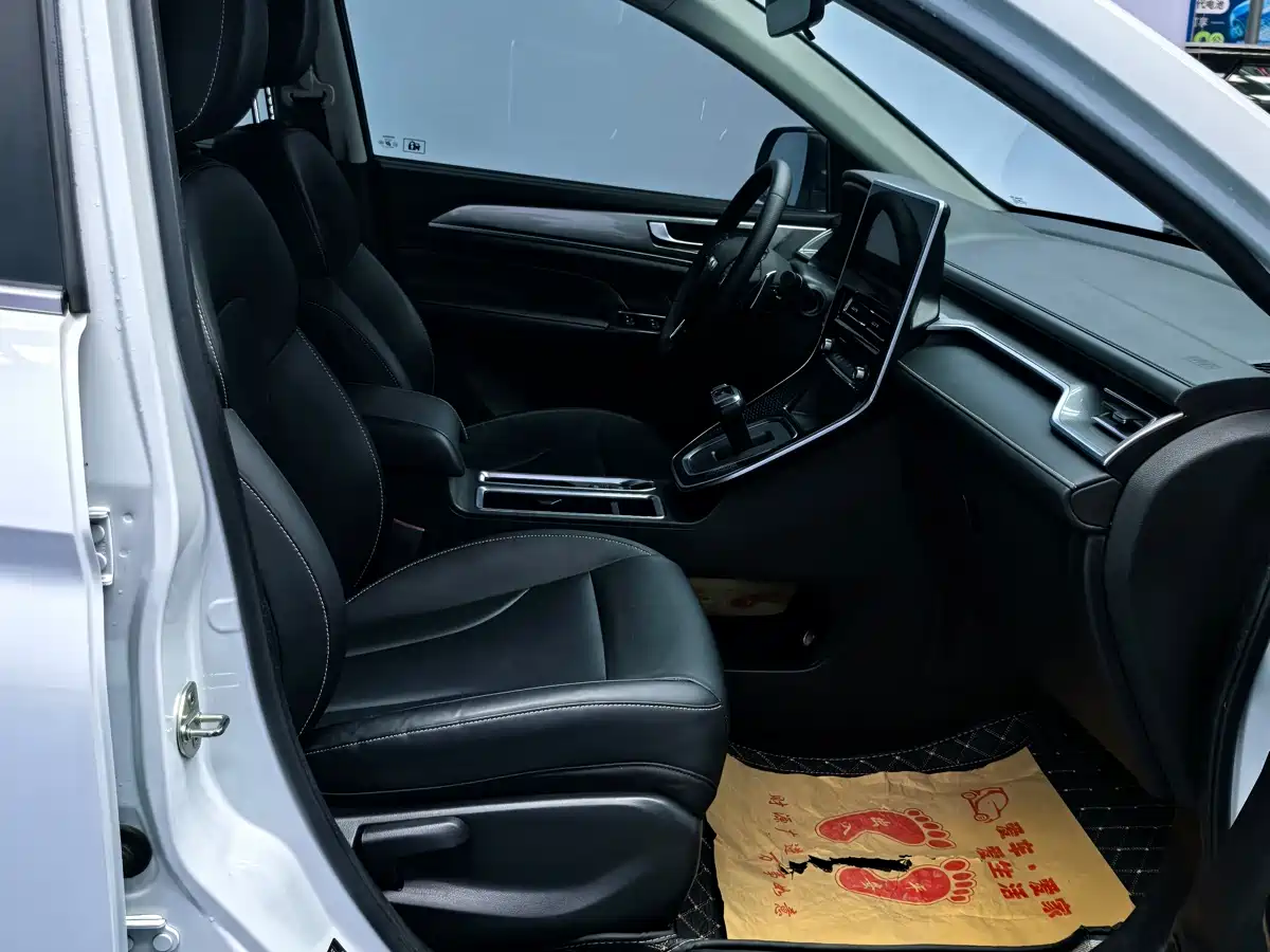 Haval M6 2023 PLUS 1.5T DCT Luxury Smart Connect фото 18
