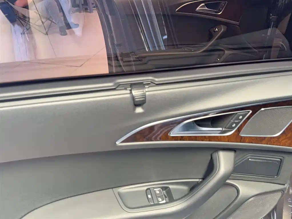 Audi A6L 2018 30th Anniversary 35 TFSI Fashion фото 2