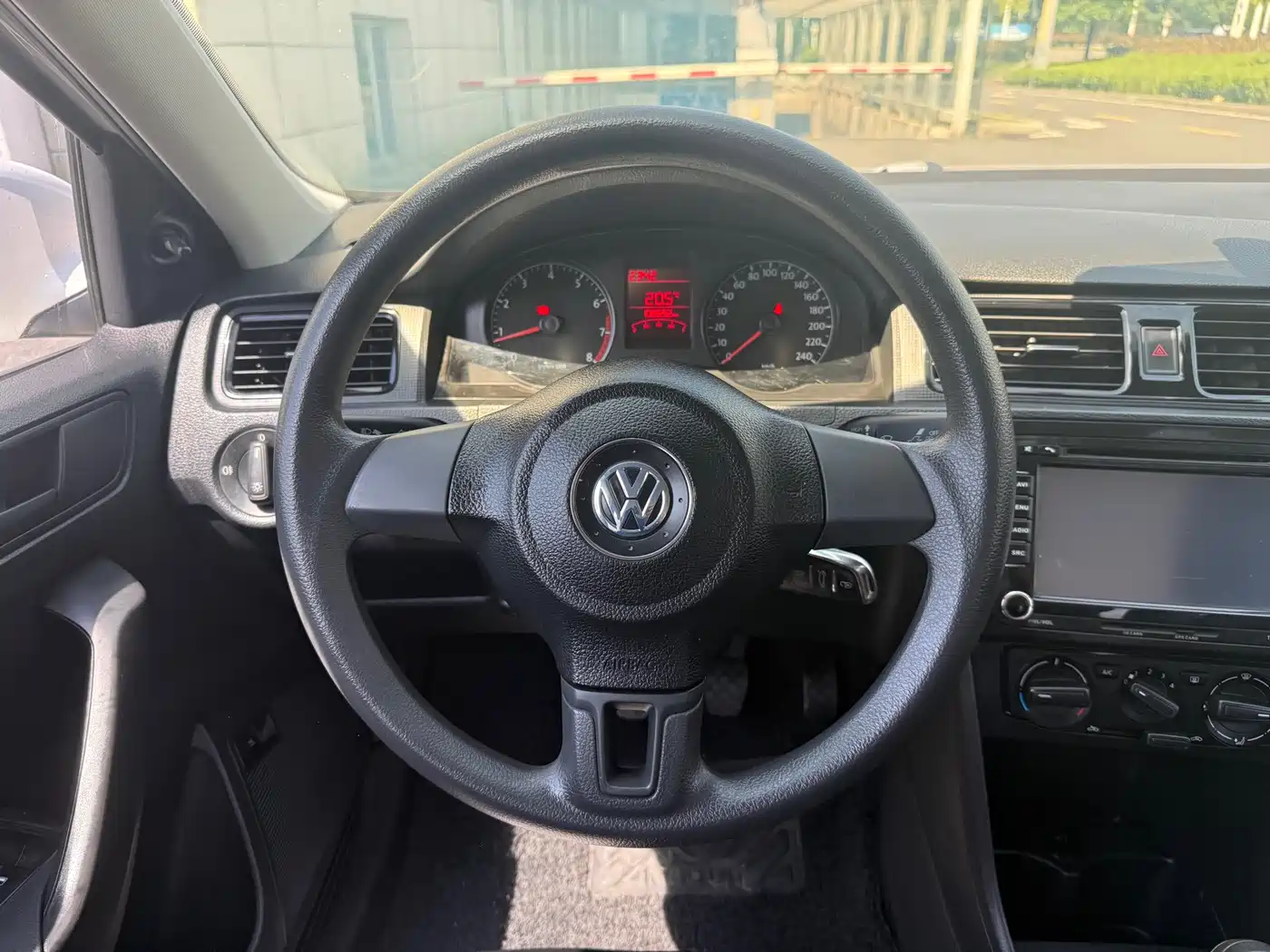 Volkswagen Santana 2015 1.6L Manual Trend Edition фото 10