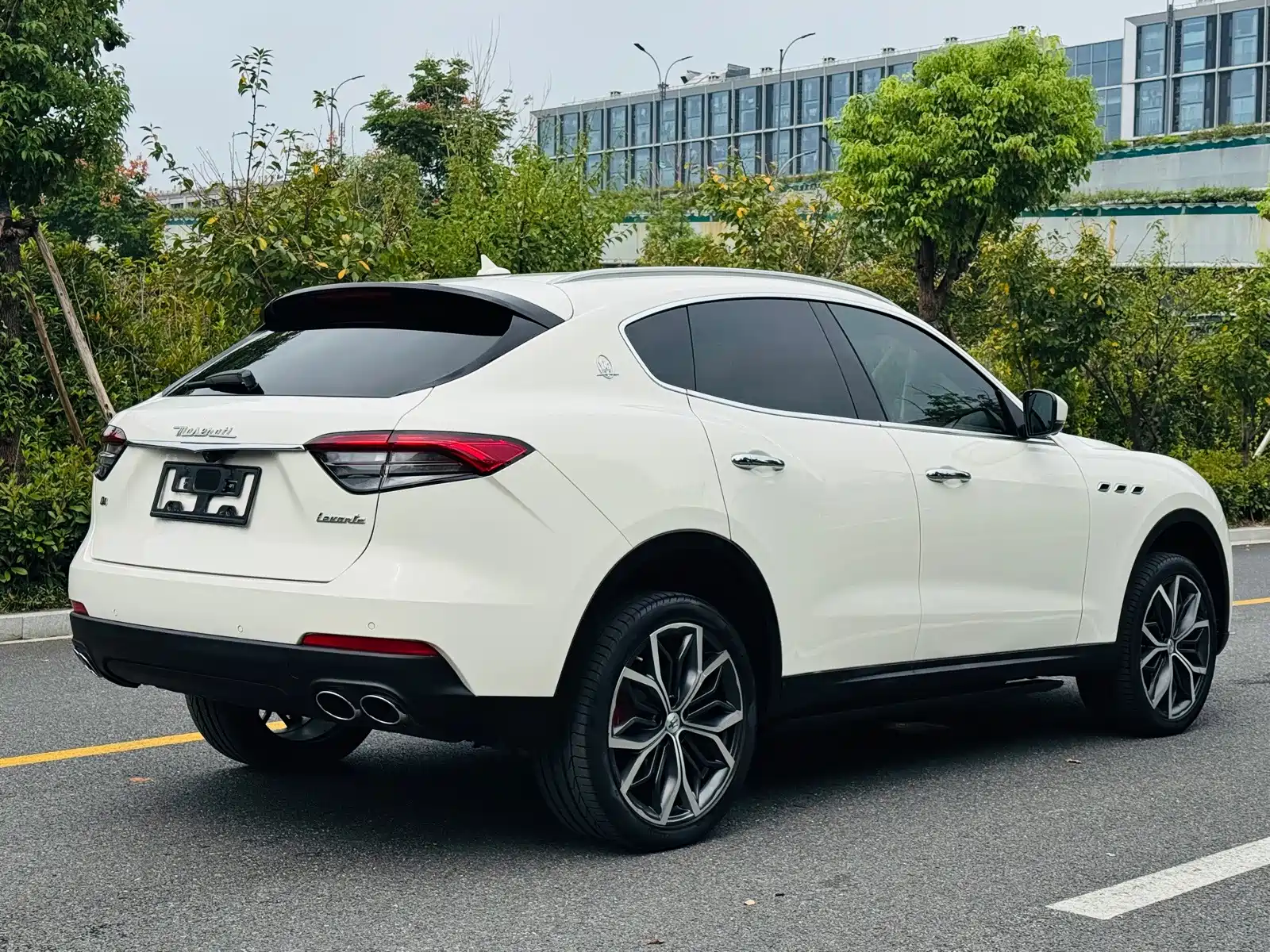 Photo 15 - Maserati Levante