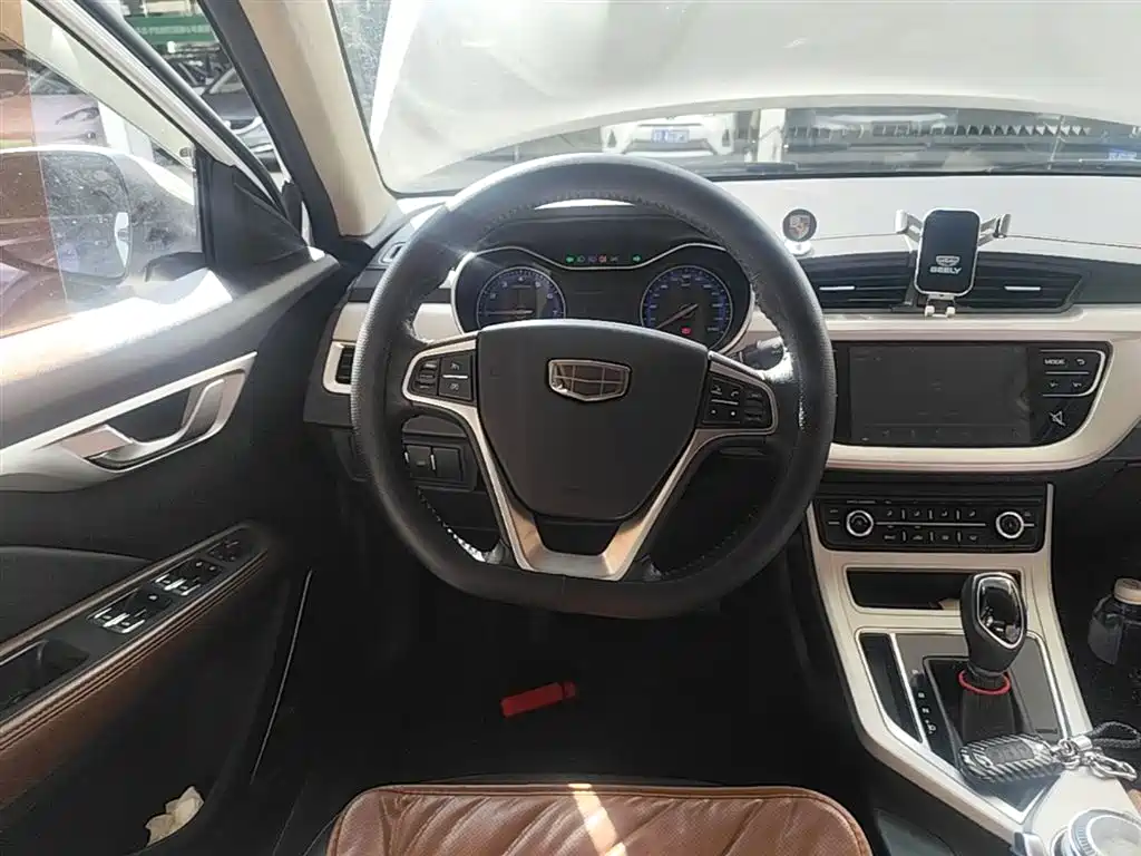 Фото 11 - Geely Vision