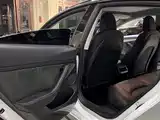 Фото 11 - Tesla Model 3