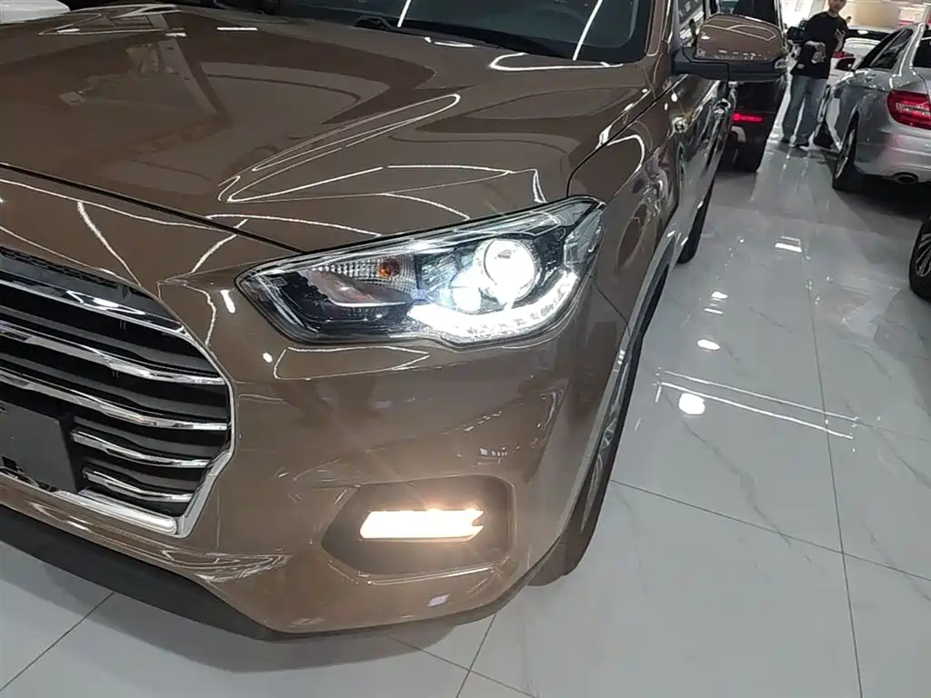 Hyundai Beijing Hyundai ix35 2018 2.0L Automatic 2WD Zhiyong·Enjoyment Edition фото 24