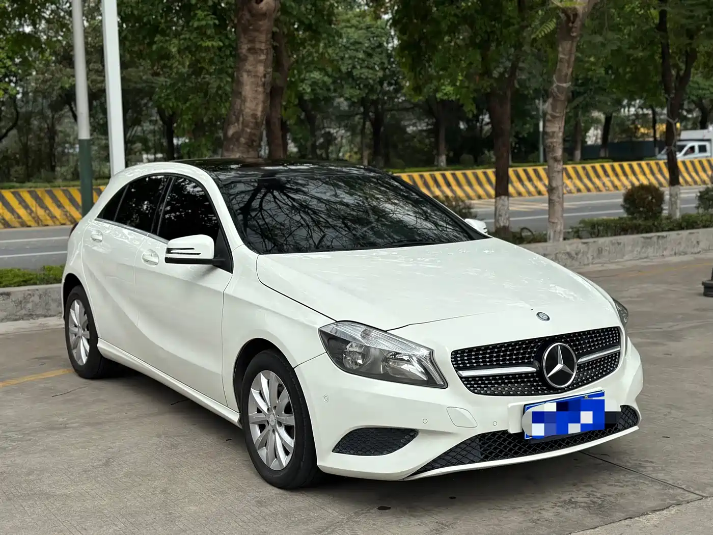 Mercedes-Benz A-Class (Import) 2013 A 180 Fashion фото 3