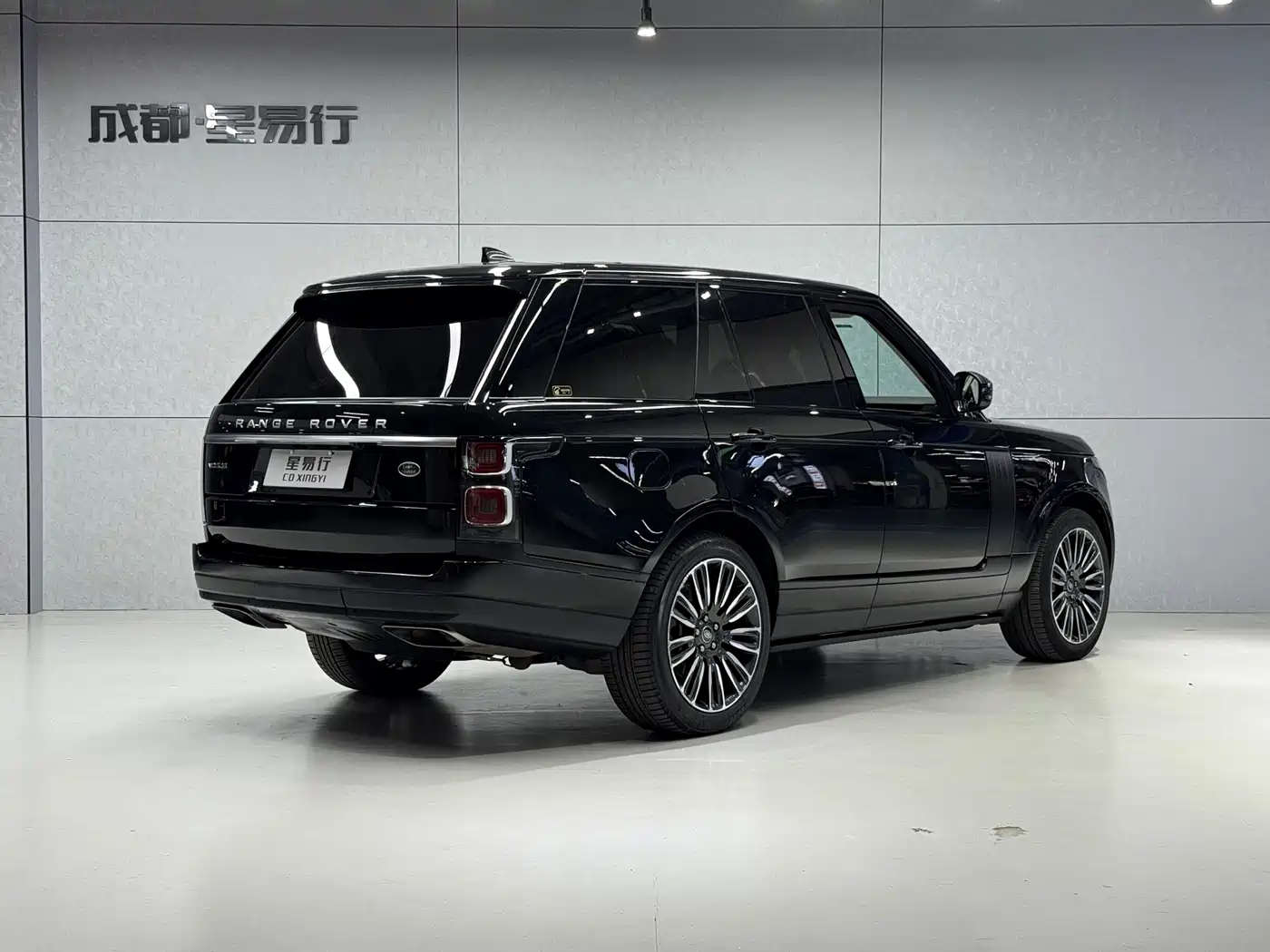 Land Rover Range Rover 2022 3.0 L6 360PS Heritage Edition фото 6