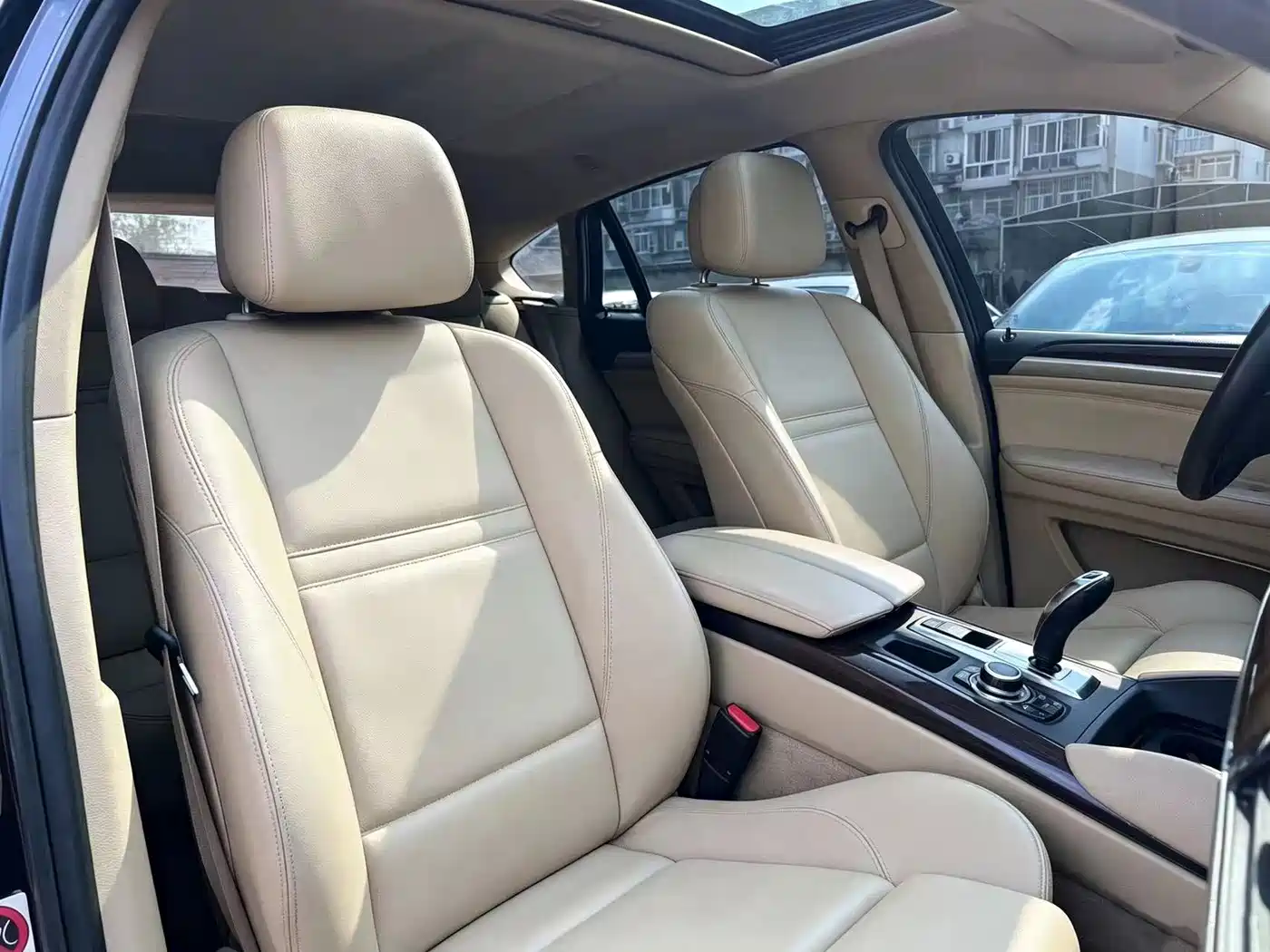 Photo 17 - BMW X6