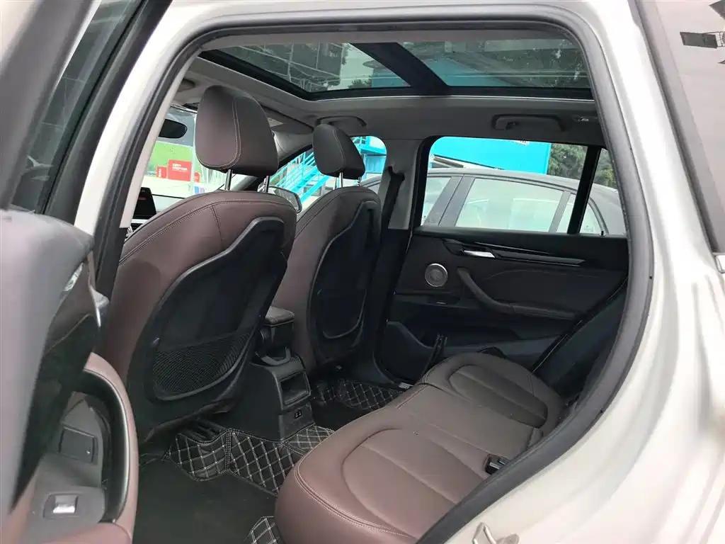 BMW X1 2021 sDrive20Li Fashion фото 9