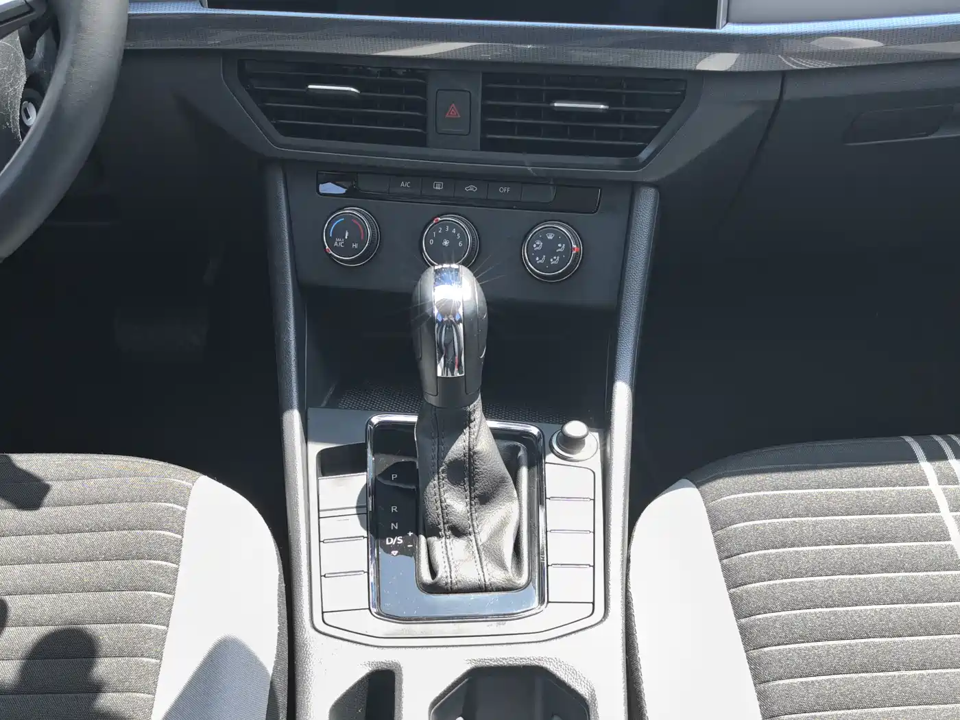 Volkswagen Bora 2023 200TSI DSG Comfort Edition фото 15