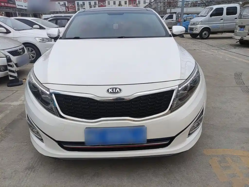 Kia K5 2015 2.0L Automatic LUX фото 3
