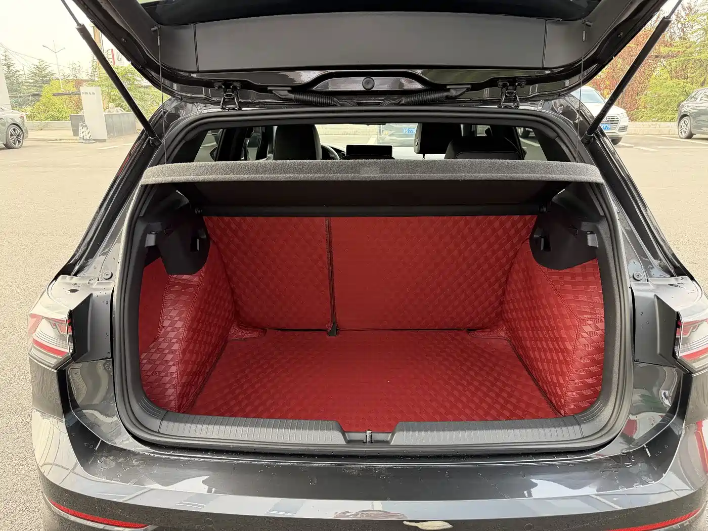 Volkswagen Golf 2025 2025 300TSI R-Line