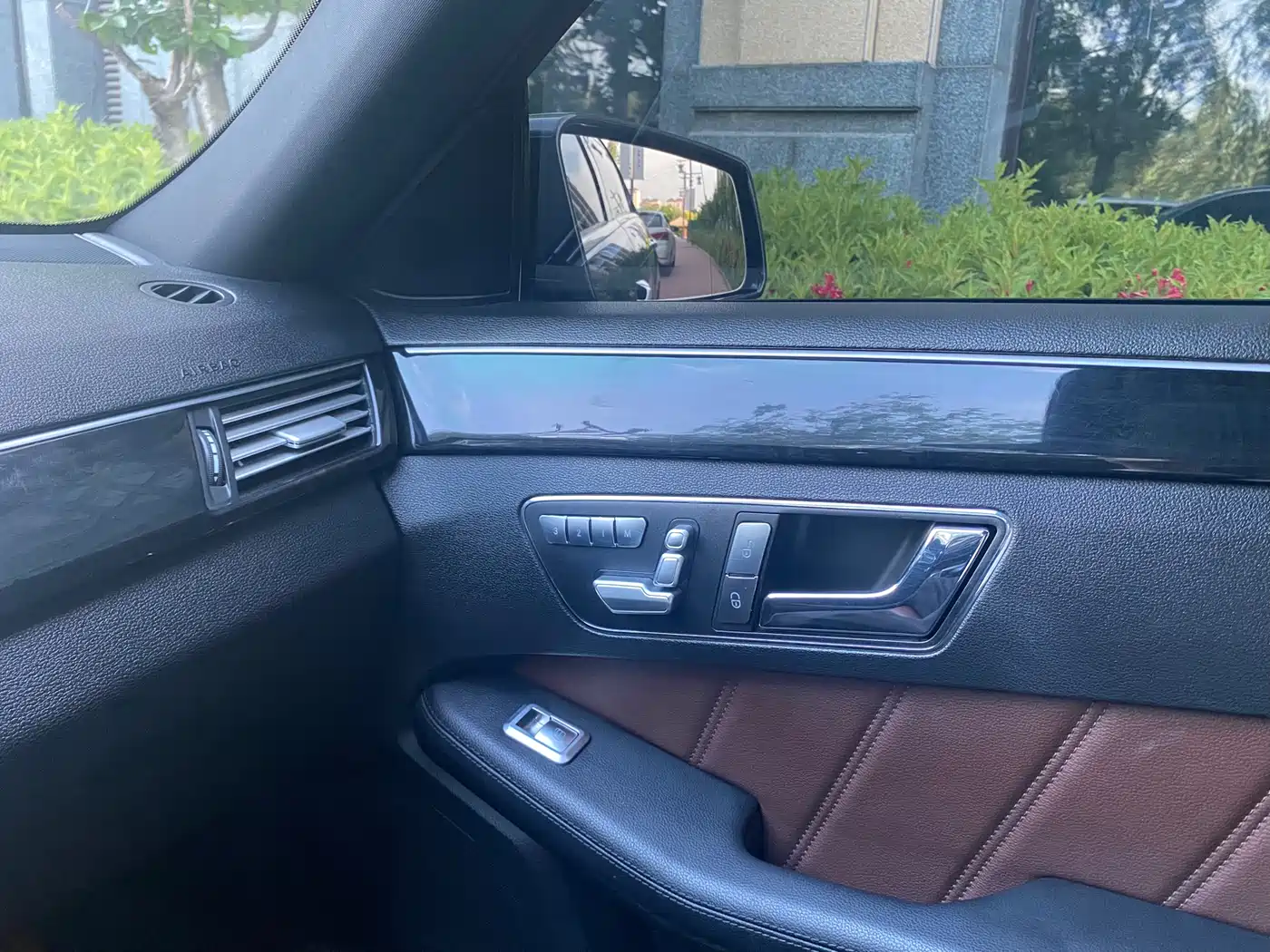 Mercedes-Benz E-Class 2011 2011 E 300 L Elegance