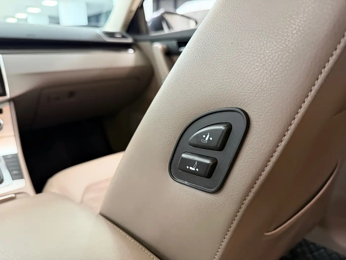 Volkswagen Magotan 2012 1.8TSI Premium фото 10