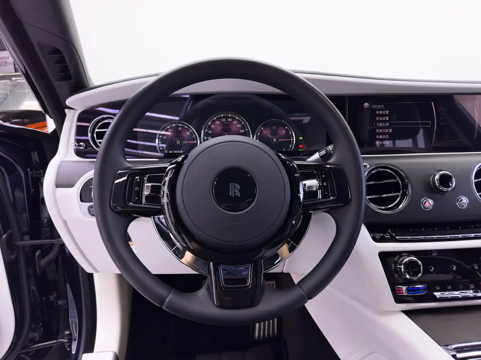 Фото 20 - Rolls-Royce Ghost