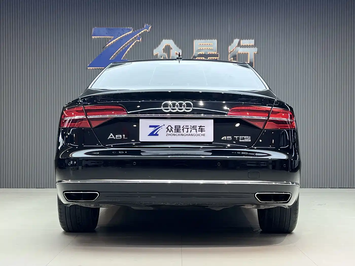 Фото 3 - Audi A8