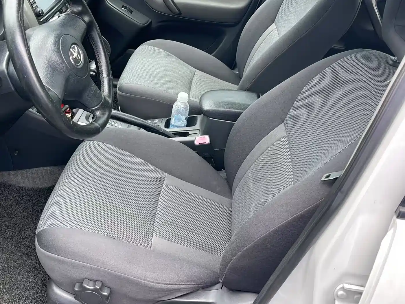 Toyota RAV4 (Import) 2004 2004 Model 2.0 5-Door