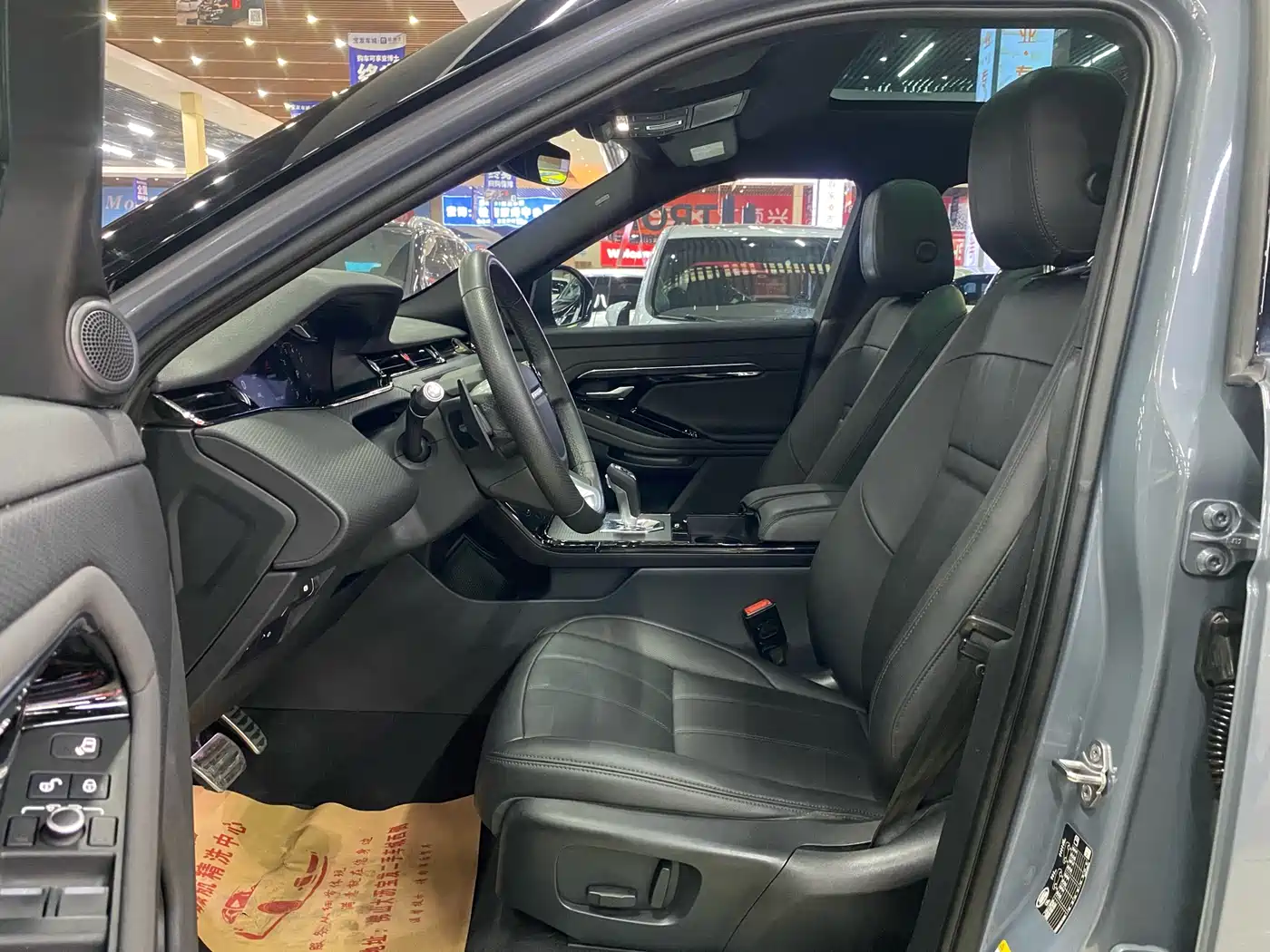 Land Rover Range Rover Evoque 2020 249PS R-DYNAMIC S Sport Edition фото 4