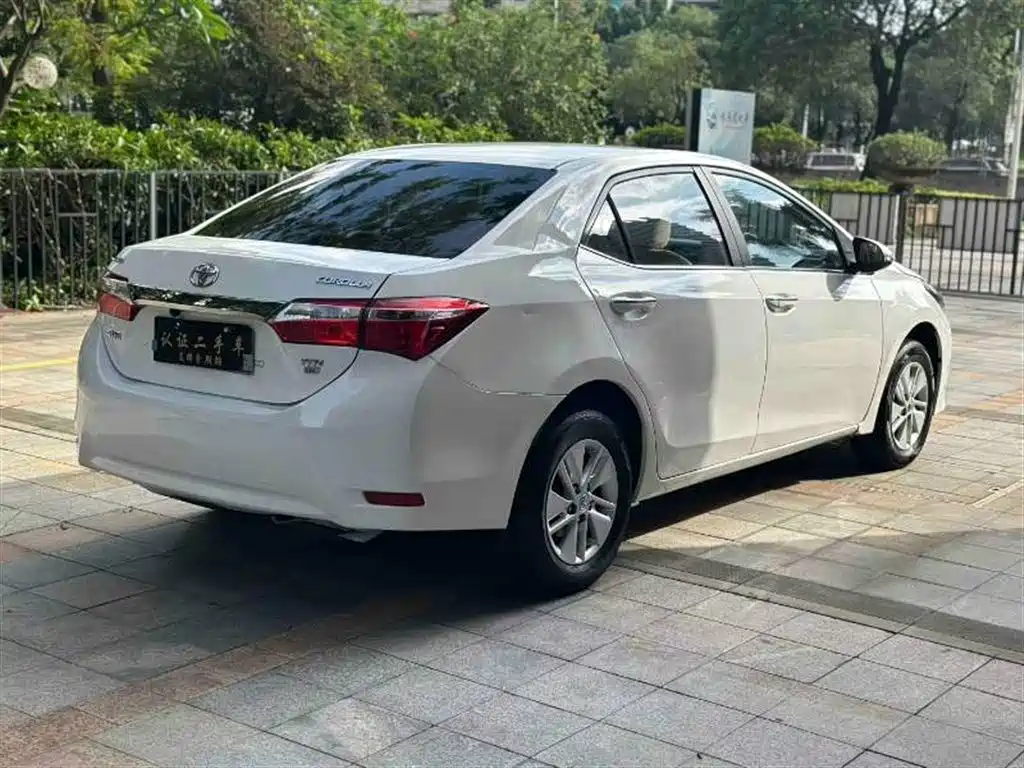 Toyota Corolla 2017 1.6L Manual GL фото 9