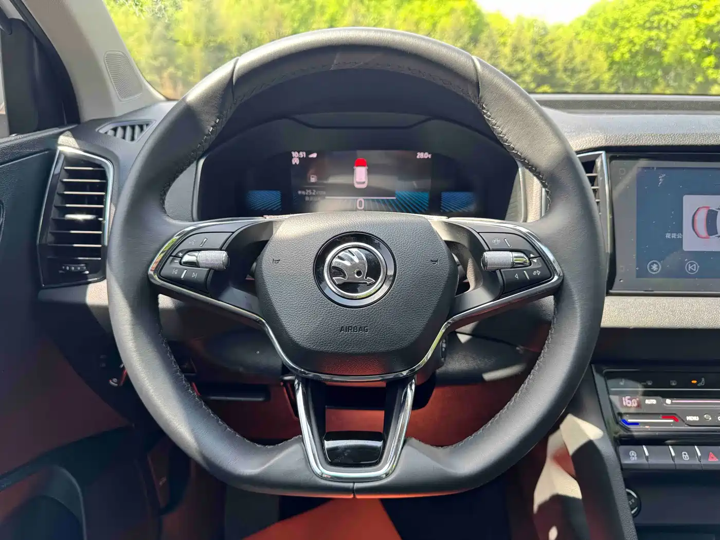 Škoda Karoq 2023 TSI280 Premium Edition фото 15