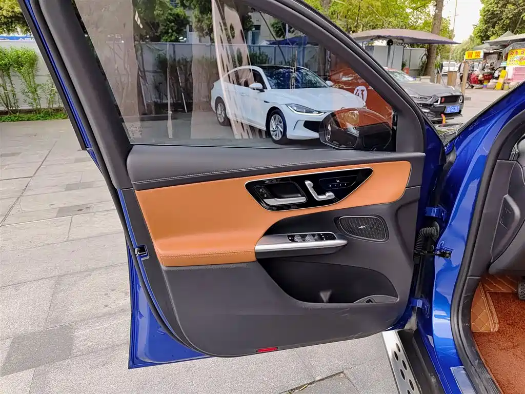 Mercedes-Benz GLC 2024 GLC 300 L 4MATIC Dynamic 7-seater фото 6