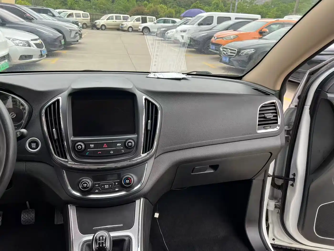 Baojun 560 2016 2015 1.8L Manual Luxury