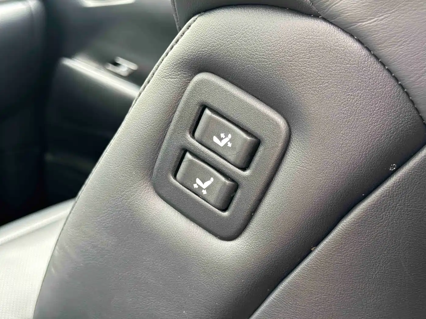 Toyota Alphard 2020 Hybrid 2.5L Premium Edition фото 20