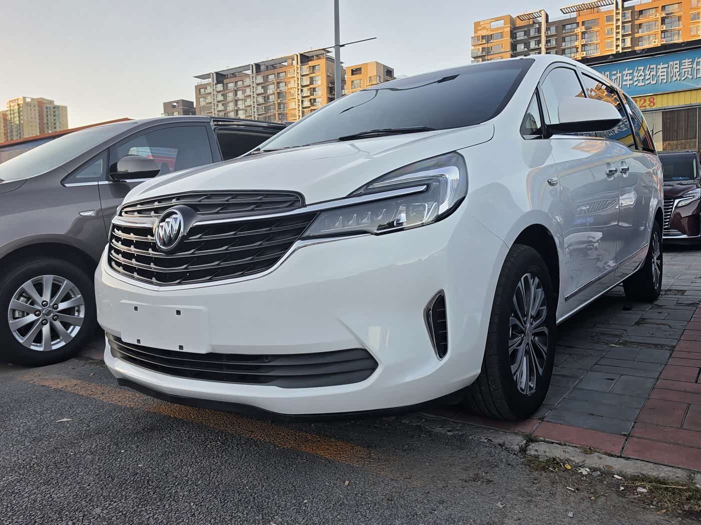 Buick GL8