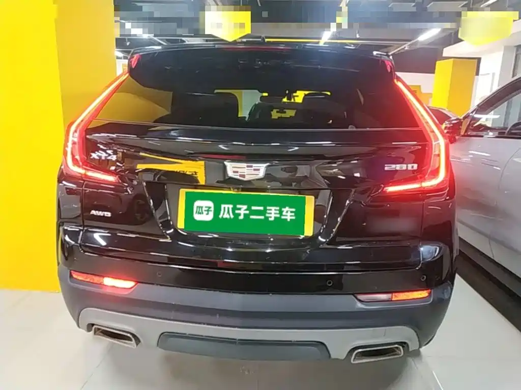 Фото 6 - Cadillac XT4