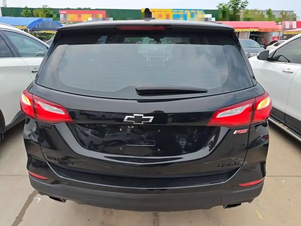 Фото 6 - Chevrolet Equinox