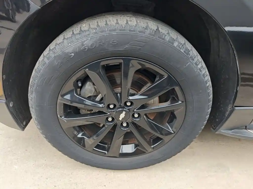 Фото 23 - Chevrolet Equinox