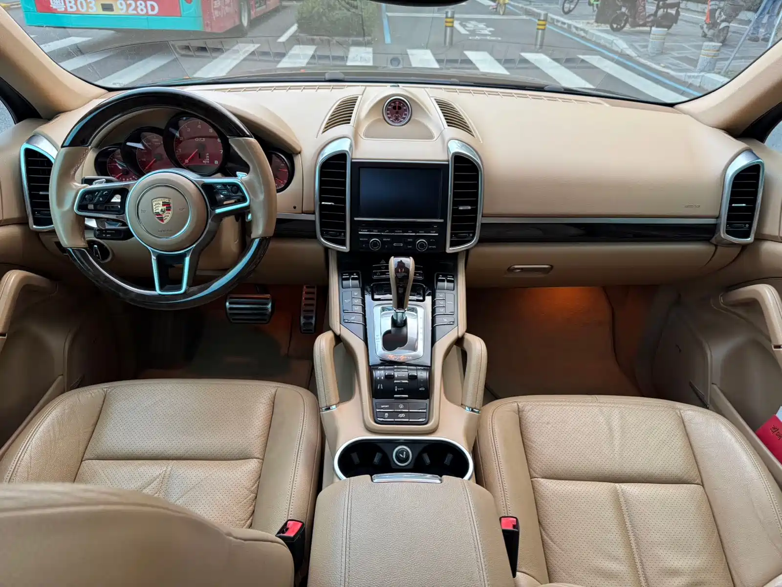 Photo 7 - Porsche Cayenne