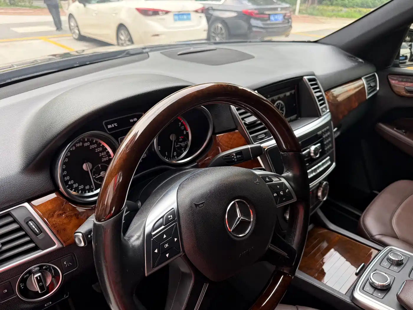 Mercedes-Benz M-Class 2015 ML 400 4MATIC Luxury фото 13