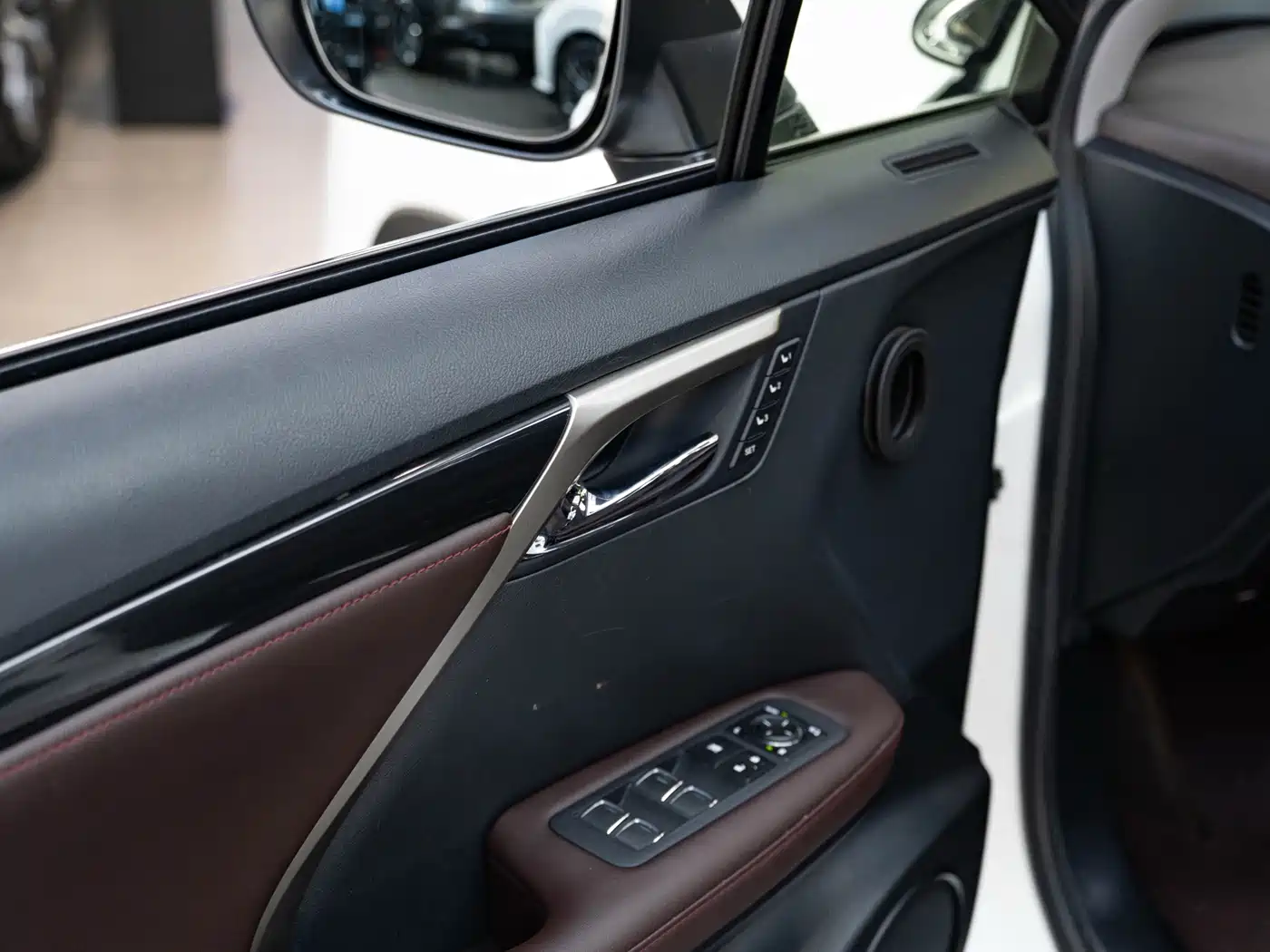 Фото 20 - Lexus RX