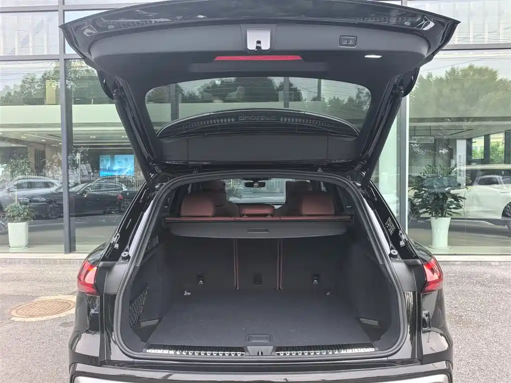 Audi Q5L 2026 Luxury Sport 150kW фото 12