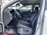Фото 23 - Volkswagen T-ROC