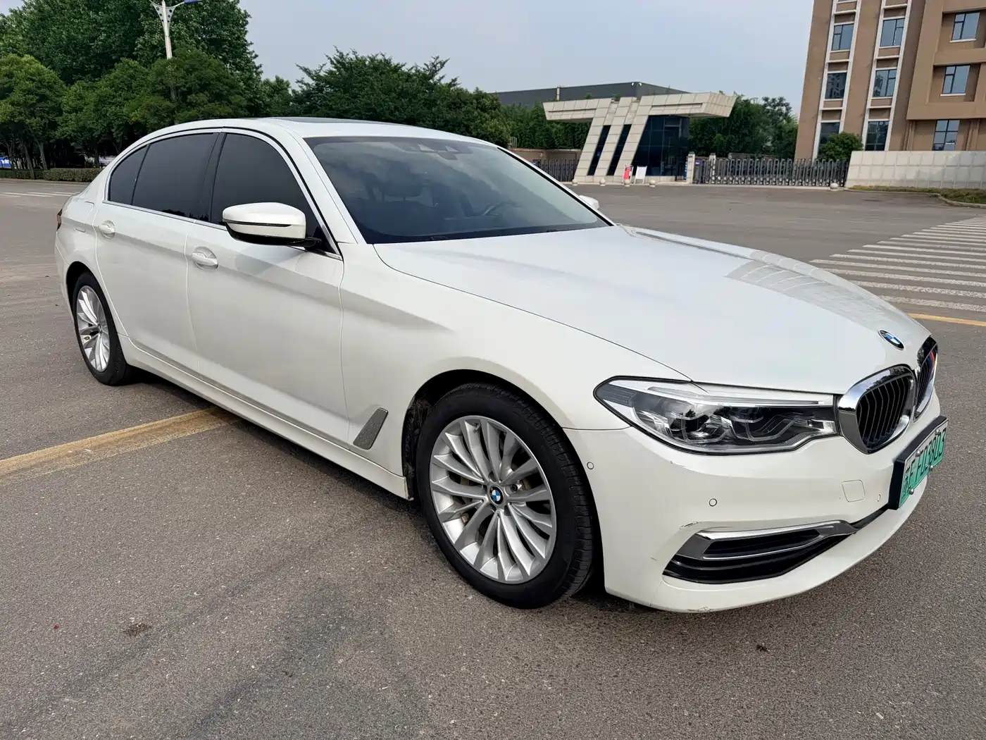 BMW 5 Series New Energy 2020 530Le Range Upgrade Luxury Package фото 3