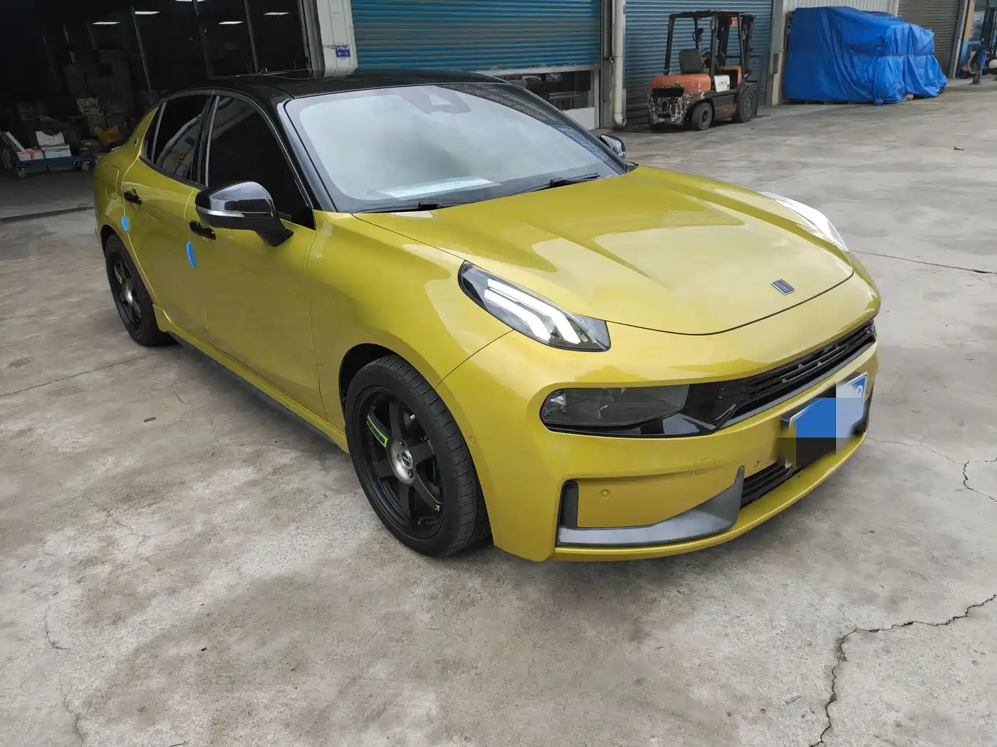 Lynk & Co 03 2020 03+ 2.0TD Auto Wind Hunter Edition фото 3