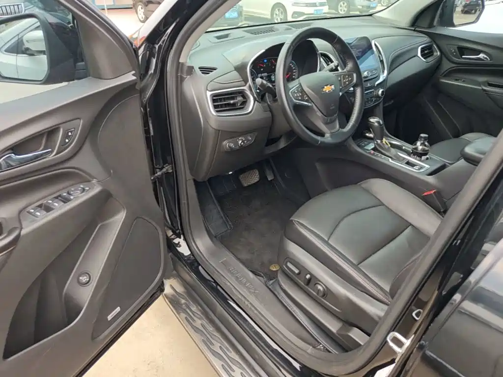 Фото 16 - Chevrolet Equinox