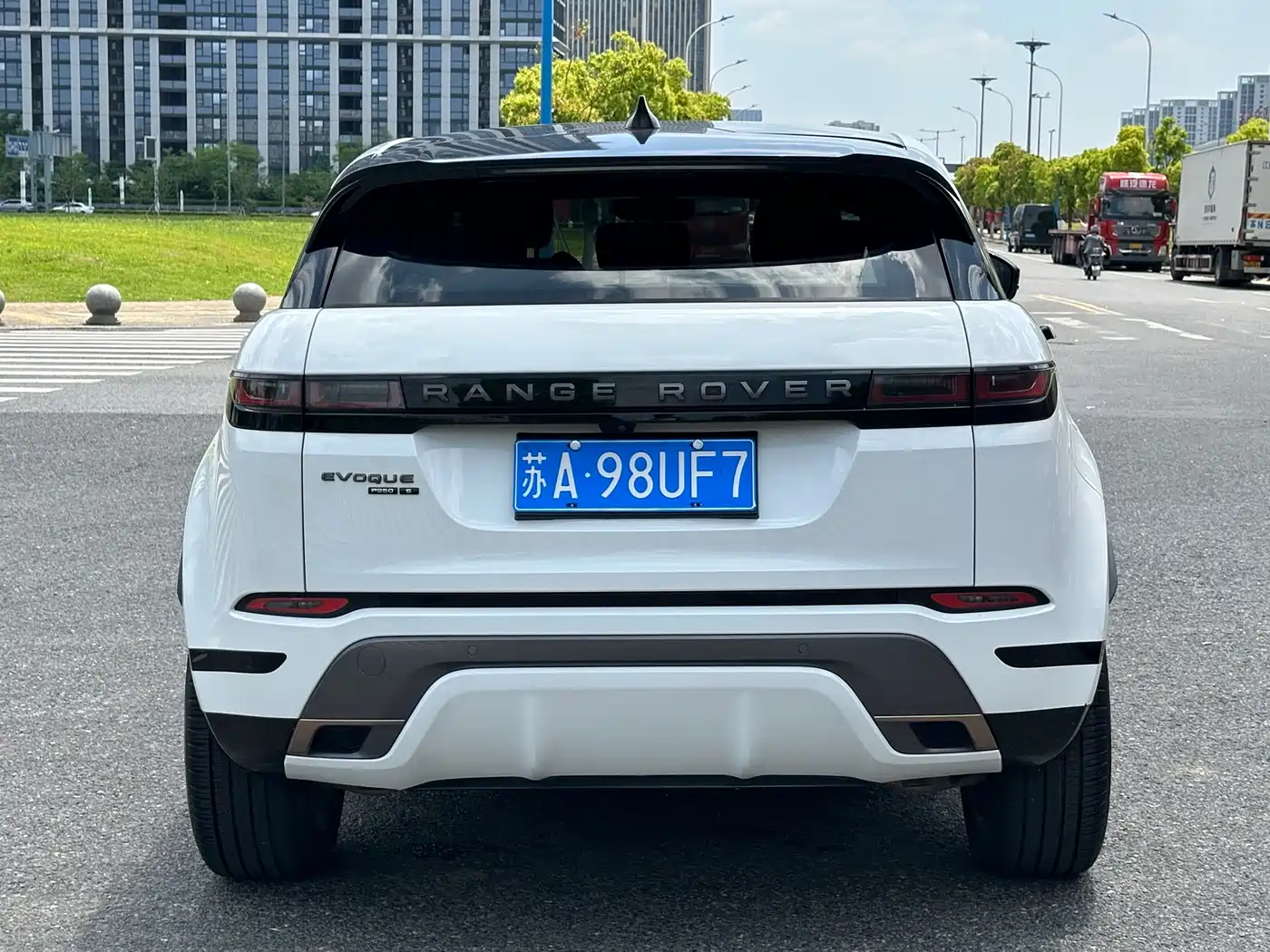 Land Rover Range Rover Evoque 2020 Model 249PS R-DYNAMIC S Gloss Black Sport Edition фото 4