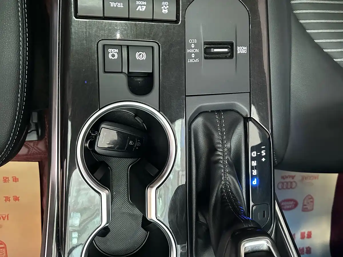 Toyota Crown Kluger 2024 2024 2.5L HEV 4WD Luxury Edition