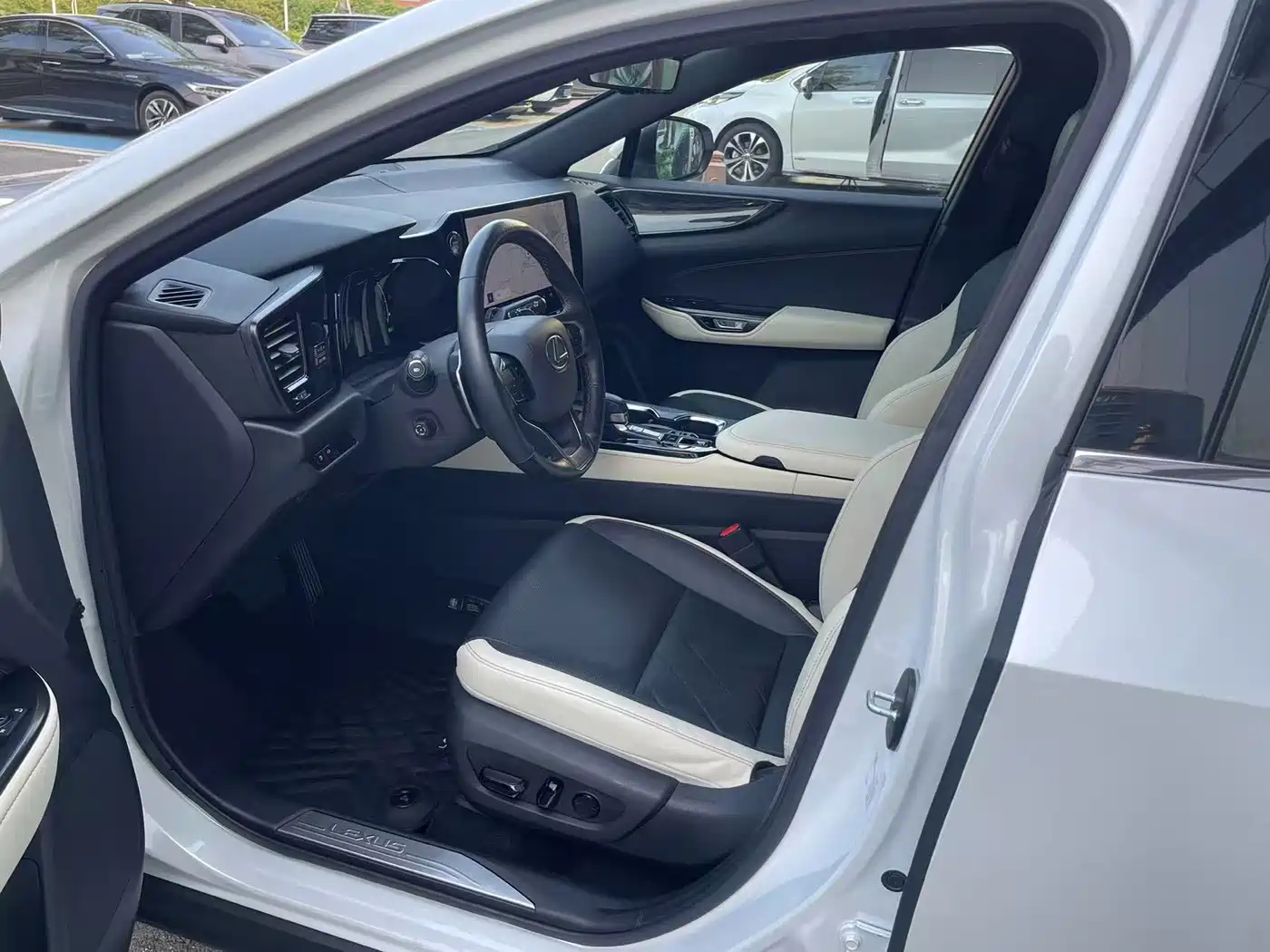 Lexus NX New Energy 2022 2022 400h+ Premium Edition